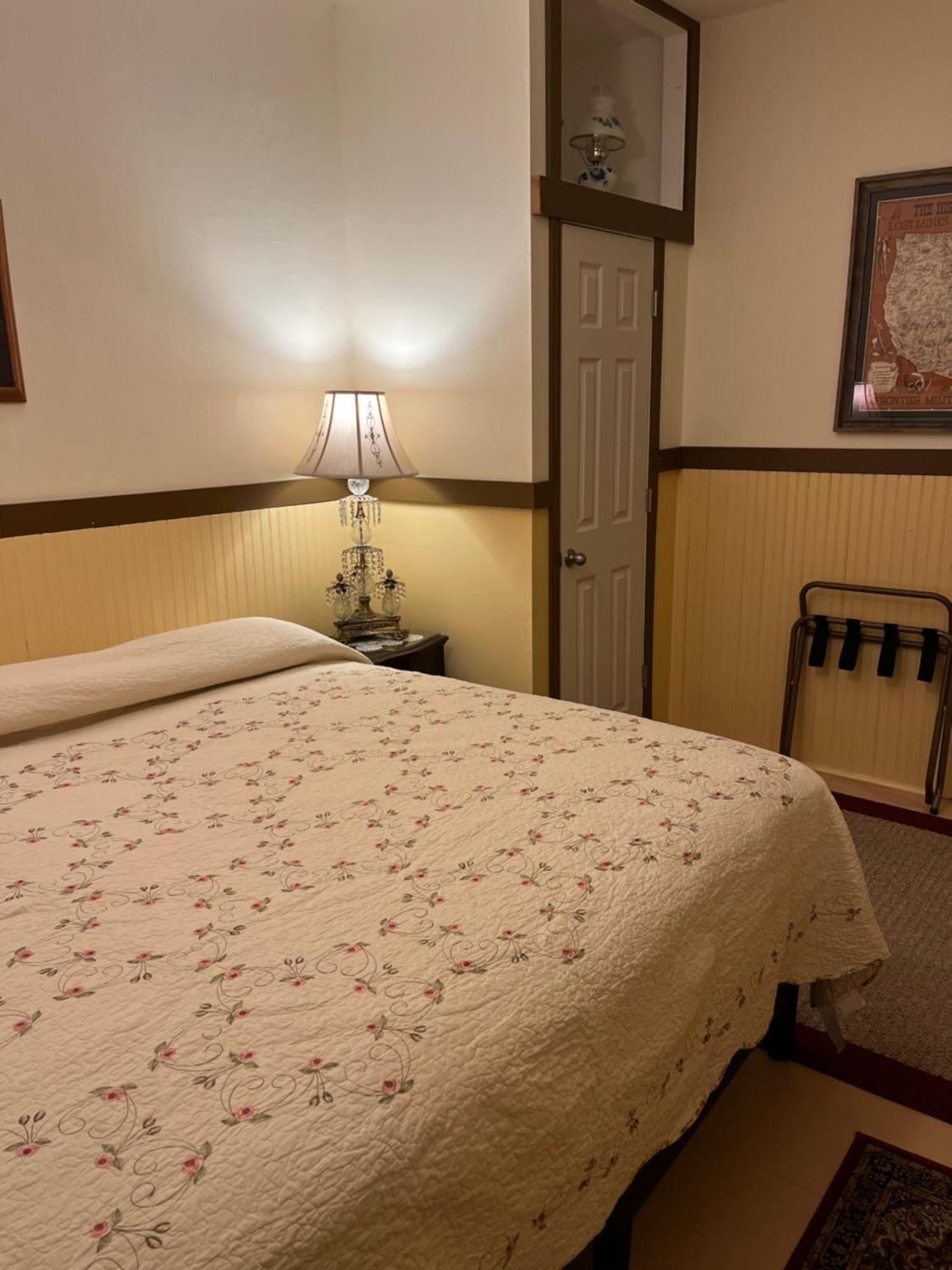Historic Capitol Hotel Vacation Suites Downtown บัฟฟาโล ภายนอก รูปภาพ