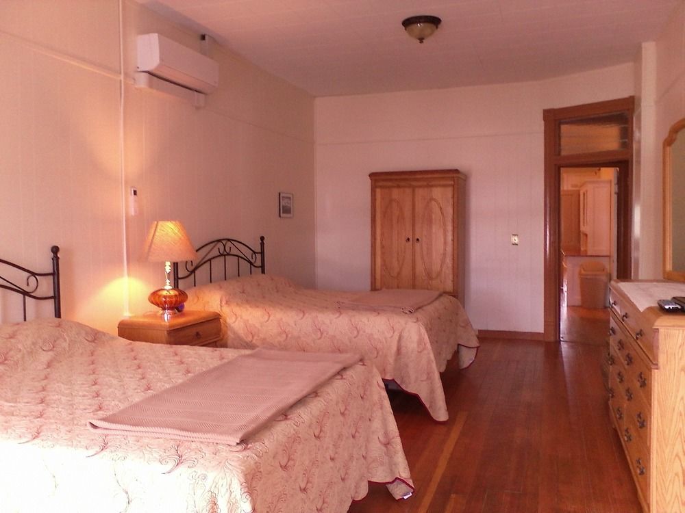 Historic Capitol Hotel Vacation Suites Downtown บัฟฟาโล ภายนอก รูปภาพ