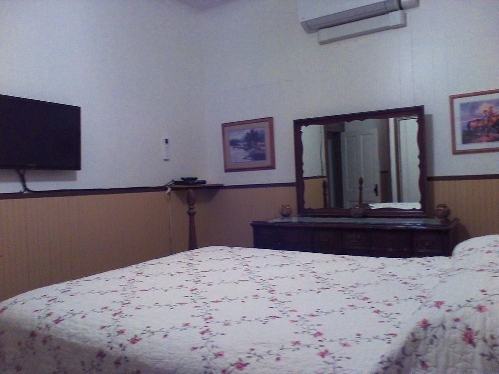 Historic Capitol Hotel Vacation Suites Downtown บัฟฟาโล ภายนอก รูปภาพ